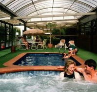 Elm Court Motel - Lightning Ridge Tourism