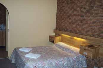 Cottage Motor Inn - Lightning Ridge Tourism 2