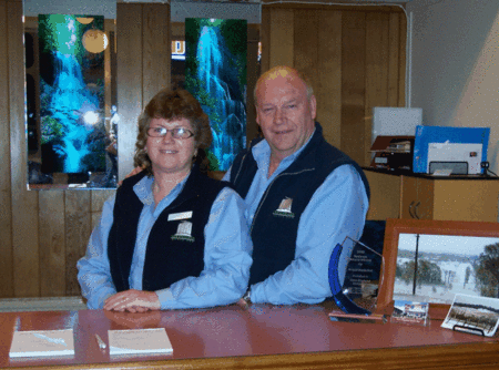 New England Motor Inn - Lightning Ridge Tourism 4