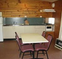 Anglers Reach Lakeside Village - Lightning Ridge Tourism