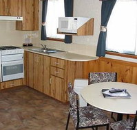Spinnakers Leisure Park - Lightning Ridge Tourism