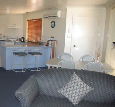 Captains Quarters - Lightning Ridge Tourism 4