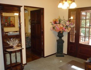 Bloomfield Bowral - Lightning Ridge Tourism 1