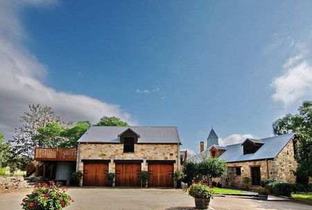 The Mews Studio Apartments - Lightning Ridge Tourism 0