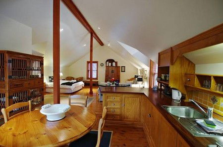 The Mews Studio Apartments - Lightning Ridge Tourism 1