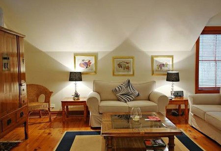 The Mews Studio Apartments - Lightning Ridge Tourism 3