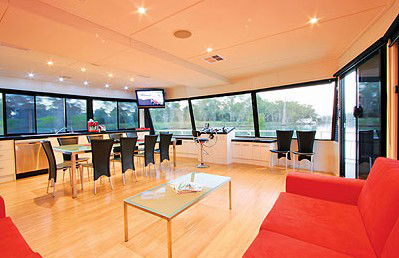 All Seasons Houseboats - Lightning Ridge Tourism 1