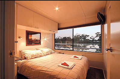 All Seasons Houseboats - Lightning Ridge Tourism 3