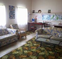 Tingle All Over - Youth Hostels of Australia - Lightning Ridge Tourism