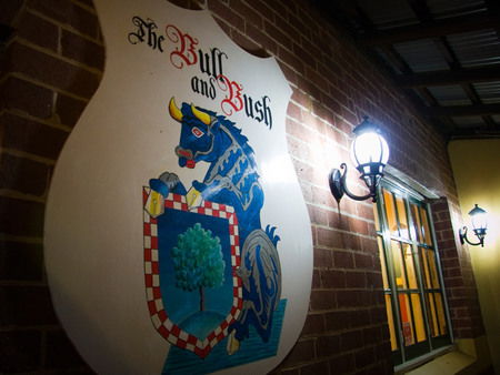 The Bull And Bush Tavern - Lightning Ridge Tourism 1