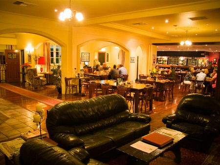 The Bull And Bush Tavern - Lightning Ridge Tourism 2