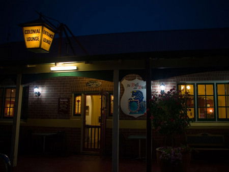The Bull And Bush Tavern - Lightning Ridge Tourism 5