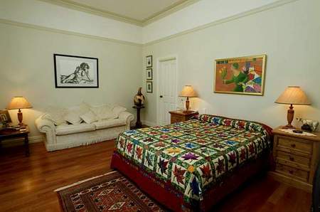 Ford House Retreat - Lightning Ridge Tourism 3