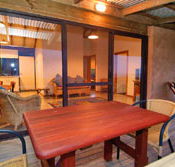 Chandlers Smiths Beach Villas - Lightning Ridge Tourism