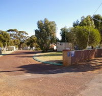 Corrigin Caravan Park - Lightning Ridge Tourism