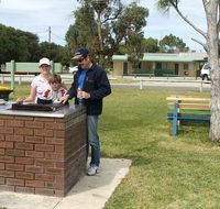 Jurien Beachfront Holiday Units - Lightning Ridge Tourism
