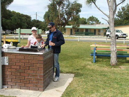Jurien Beachfront Holiday Units - Lightning Ridge Tourism 0