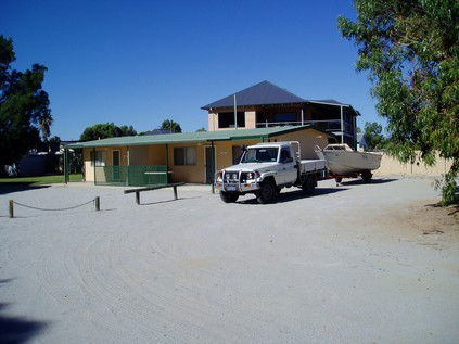 Jurien Beachfront Holiday Units - Lightning Ridge Tourism 5