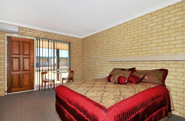  Lightning Ridge Tourism