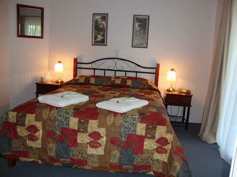 The Heights B&B - Lightning Ridge Tourism 5