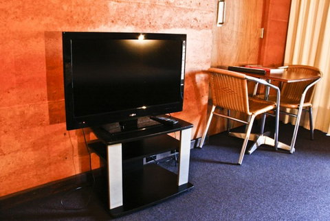 Best Western Pemberton Hotel - Lightning Ridge Tourism 4