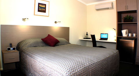 The View On Hannans - Lightning Ridge Tourism 1