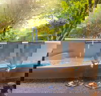 Adelaide Hills Retreats - The Nest - Lightning Ridge Tourism