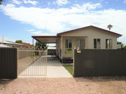 East End Tranquility - Lightning Ridge Tourism 0