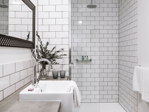 Farmers Arms Hotel Daylesford - Lightning Ridge Tourism 1