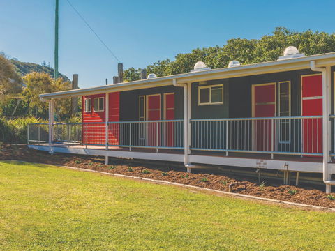 Gold Coast Recreation Centre - Lightning Ridge Tourism 0