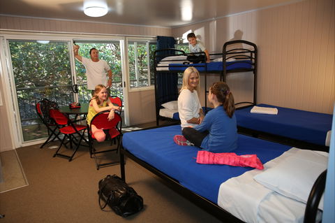 Gold Coast Recreation Centre - Lightning Ridge Tourism 1
