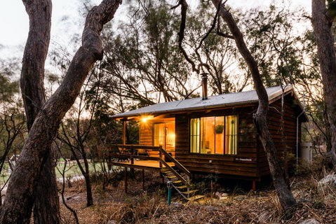 Granite Belt Retreat - Lightning Ridge Tourism 0