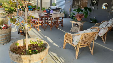 HARDWICKE BAY PARADISE - Lightning Ridge Tourism 1