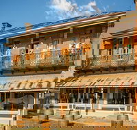 Hosies - Lightning Ridge Tourism