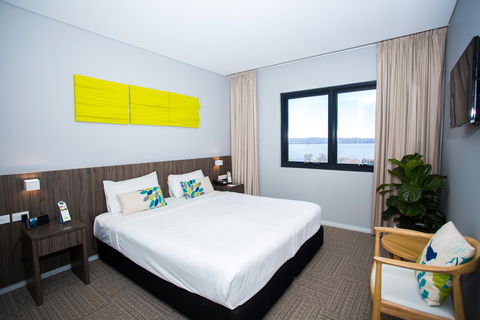 Ibis Styles The Entrance - Lightning Ridge Tourism 2
