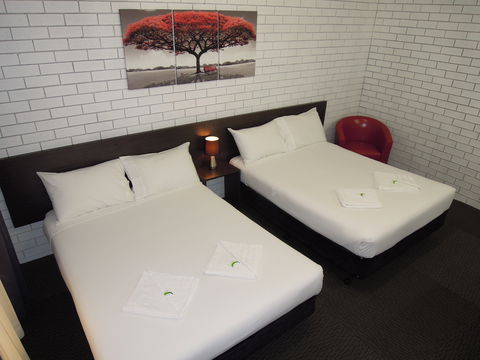 Jackaroo Apartments - Motel - Lightning Ridge Tourism 0