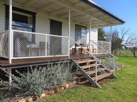 Killcare Cottage - Lightning Ridge Tourism 0