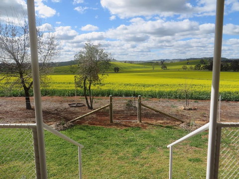 Killcare Cottage - Lightning Ridge Tourism 1