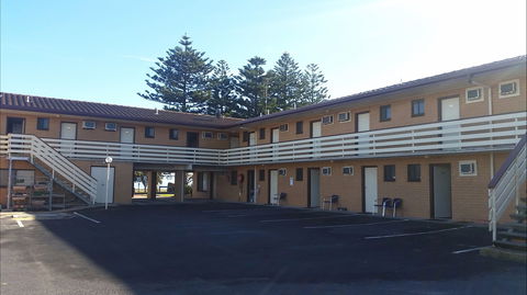 Lacepede Bay Motel & Restaurant - Lightning Ridge Tourism 2
