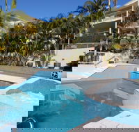 Lennox Beach Resort - Lightning Ridge Tourism