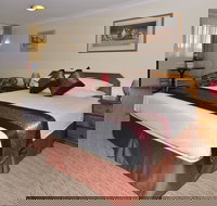 Metro Inn Ryde - Lightning Ridge Tourism