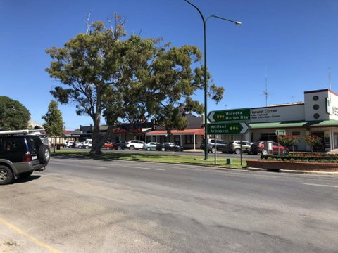 Minlaton Hotel - Lightning Ridge Tourism 1