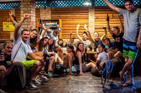 On The Wallaby Eco Lodge - Lightning Ridge Tourism 1