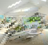 Stylish Interiors in the Bay - Lightning Ridge Tourism