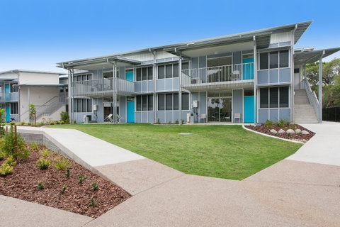 Sunshine Coast Recreation Centre - Lightning Ridge Tourism 0