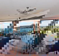 Tangalooma Hilltop Haven - Lightning Ridge Tourism