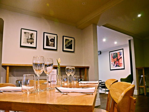 The Waverley International Hotel - Lightning Ridge Tourism 2