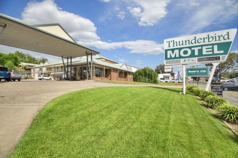 Thunderbird Motel - Lightning Ridge Tourism 0