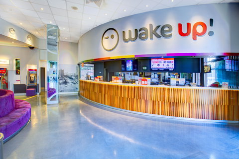 Wake Up Sydney - Lightning Ridge Tourism 0