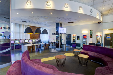 Wake Up Sydney - Lightning Ridge Tourism 1